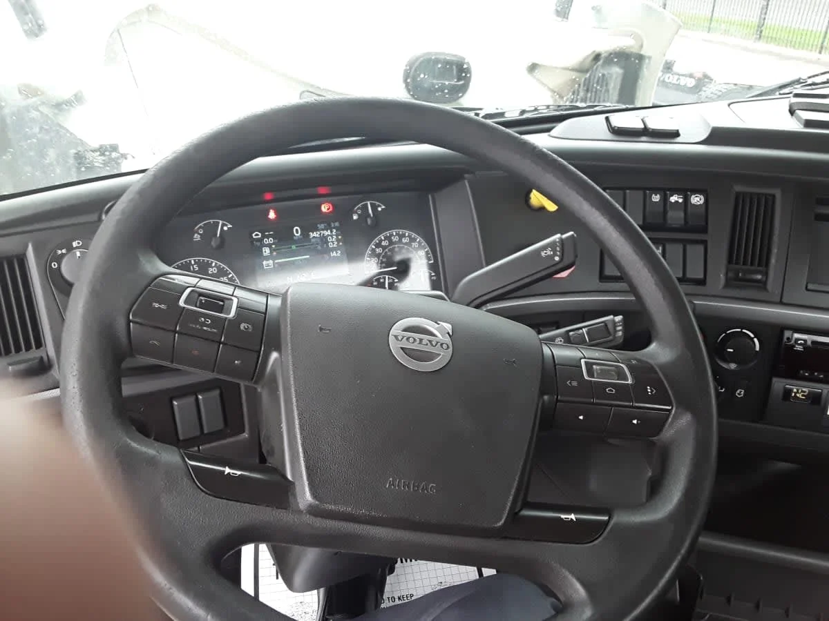 2019 Volvo in Kansas City, MO — photo 7