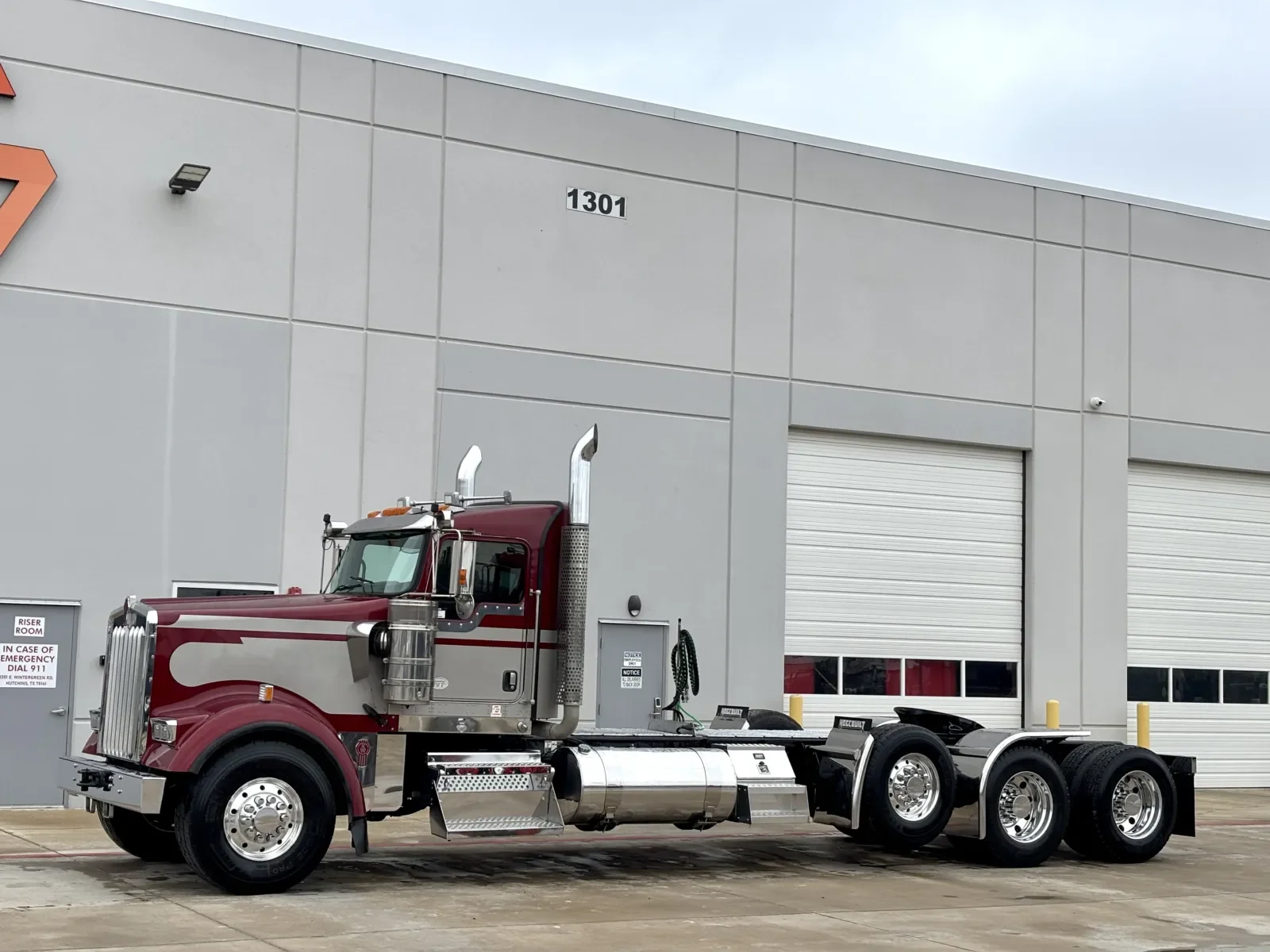 2018 Kenworth W900 - image 2
