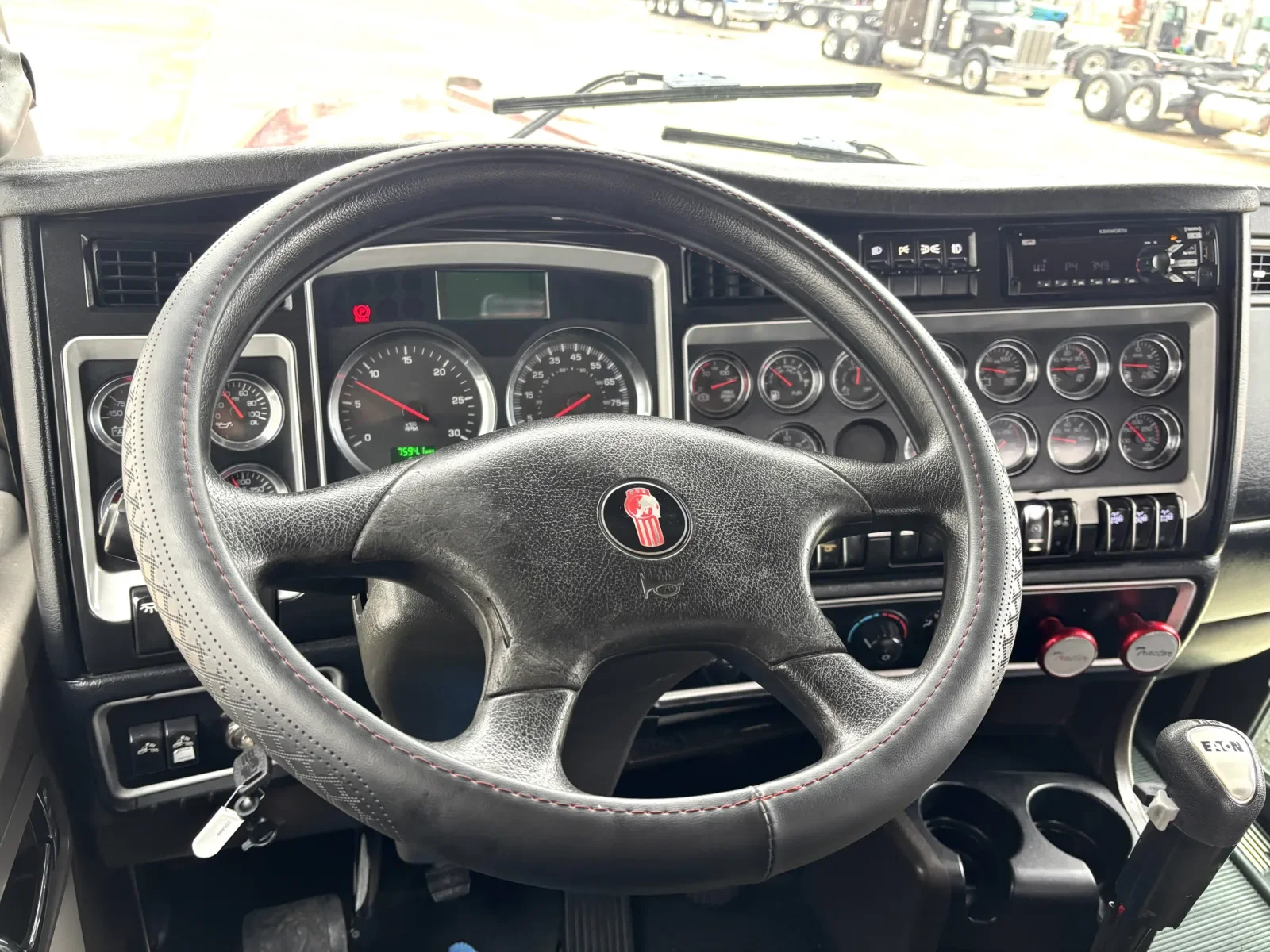 2018 Kenworth W900 - image 16