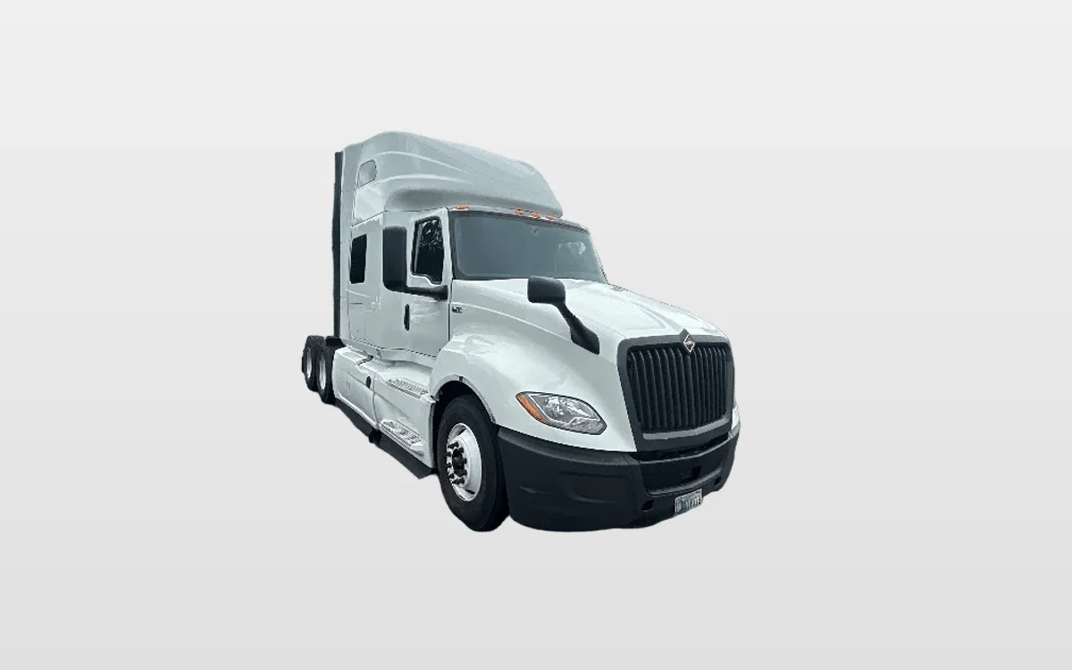 2022 International LT - image 1