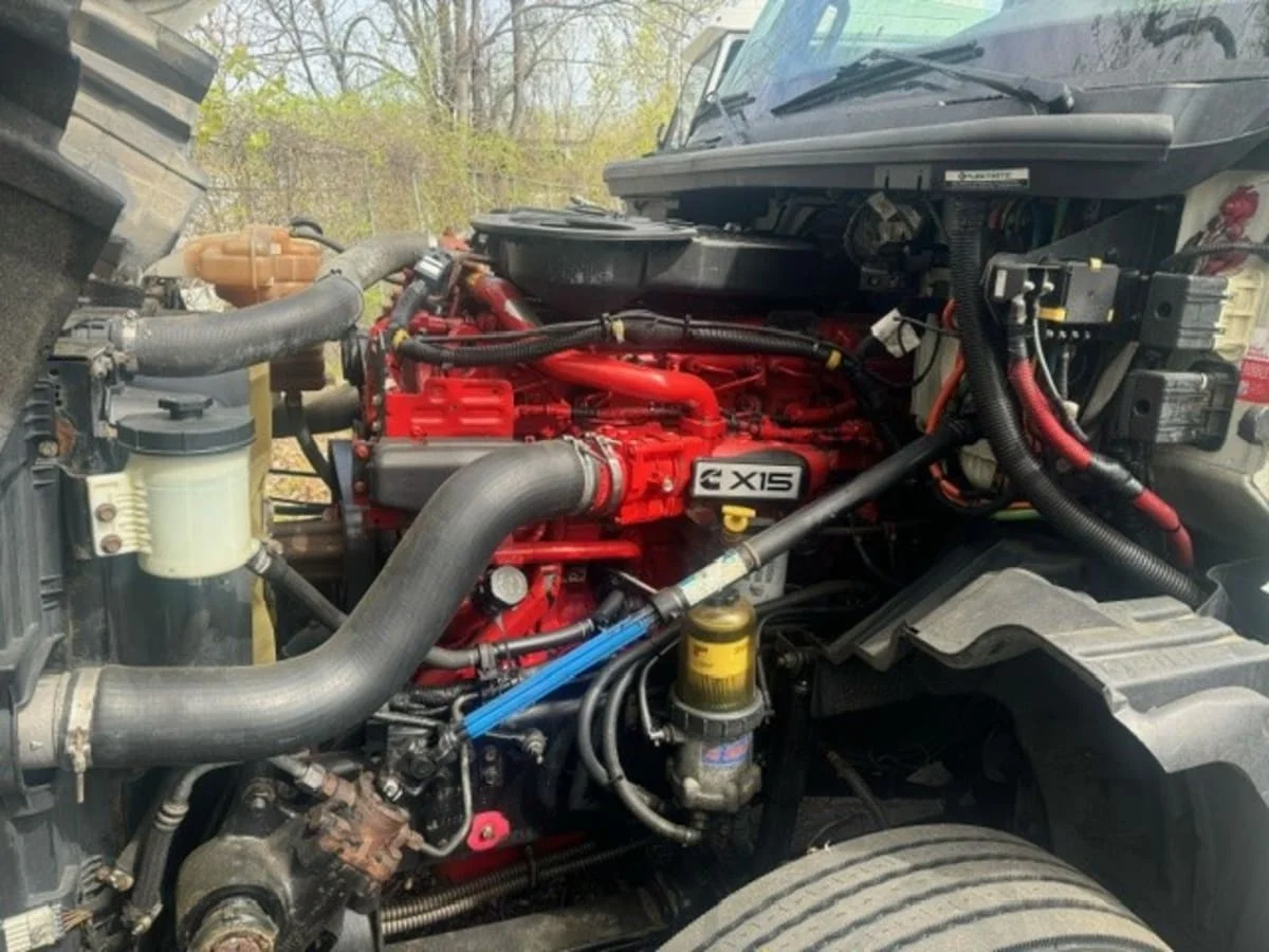 2020 International LT in Springfield, MA — photo 7