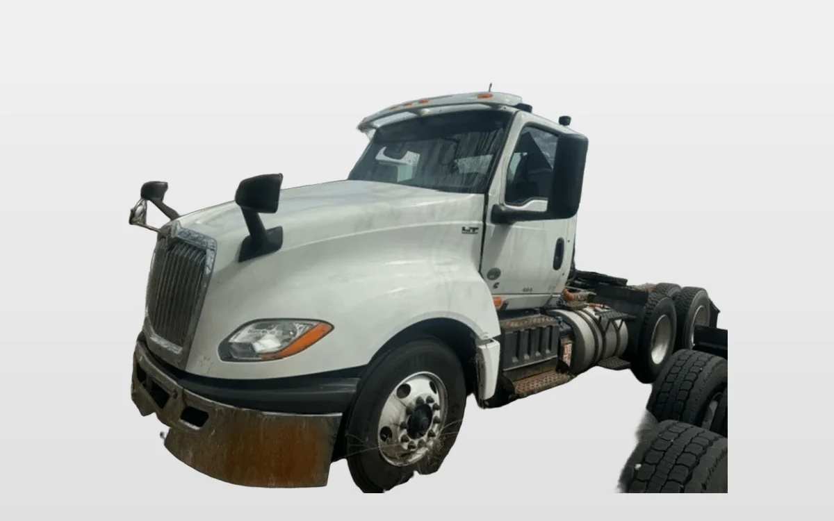 2020 International LT - image 1