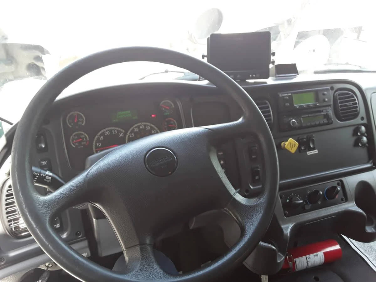 2017 Freightliner M2 106 in Kansas City, MO — photo 12