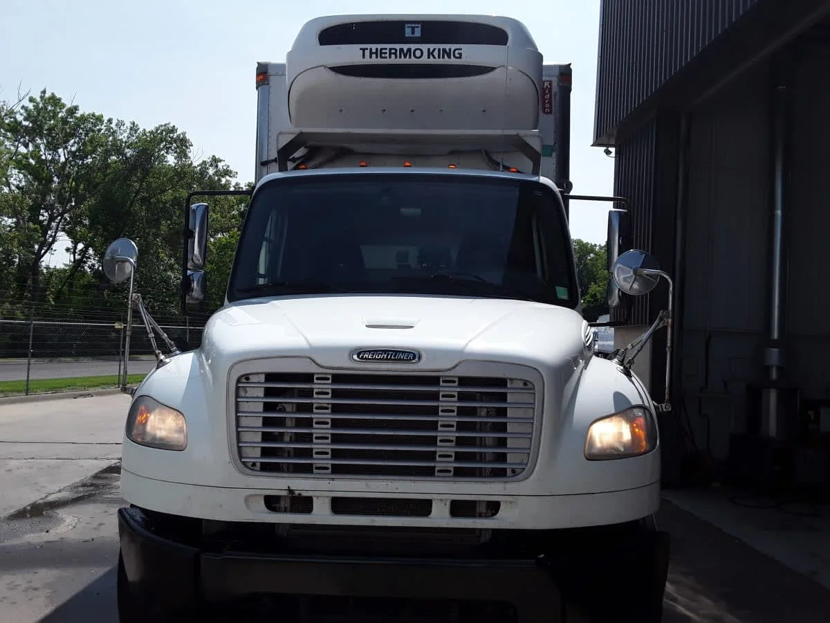 2017 Freightliner M2 106 in Kansas City, MO — photo 2