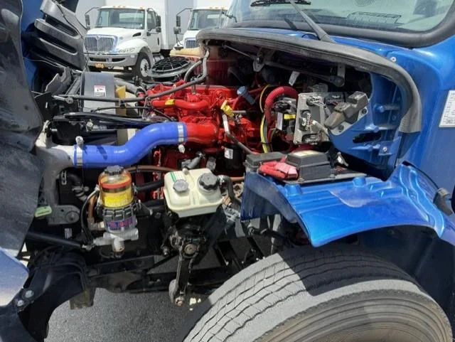 2019 Freightliner M2 106 — photo 15