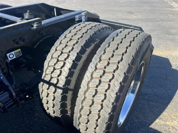 2021 Peterbilt 579 - image 11