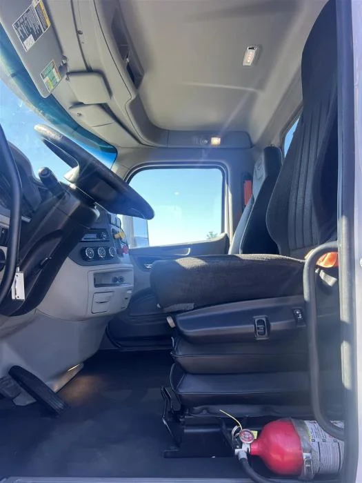 2021 Peterbilt 579 - image 21