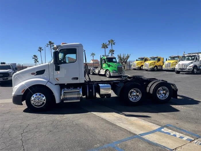 2021 Peterbilt 579 in Sylmar, CA — photo 9