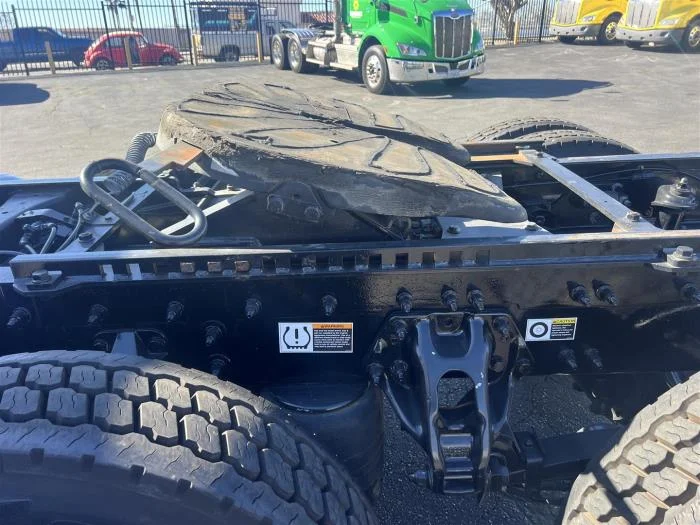 2021 Peterbilt 579 in Sylmar, CA — photo 10