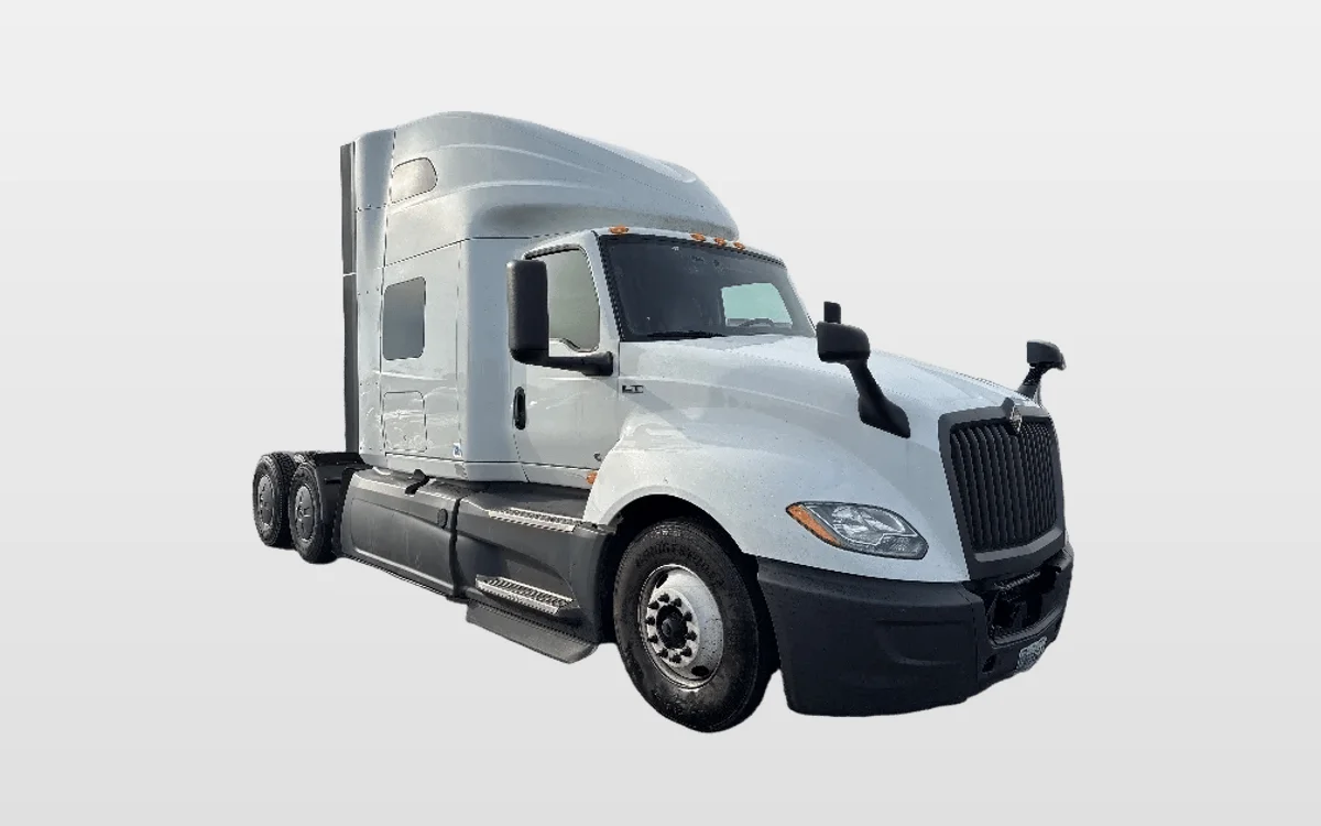 2023 International LT - image 1