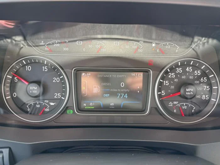 2026 International LT - image 9