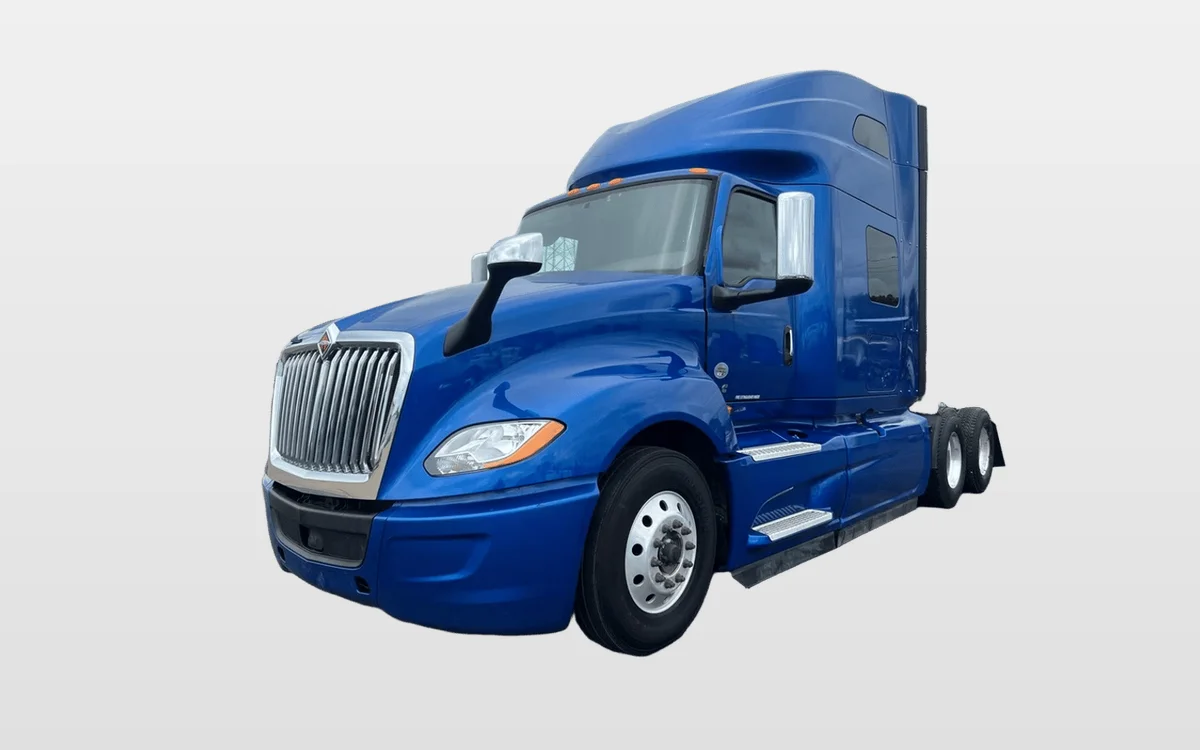 2020 International LT - image 1