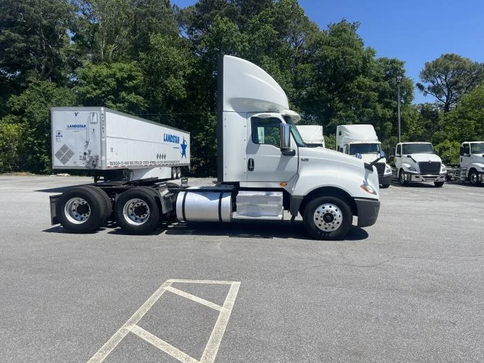 2020 International LT — photo 5