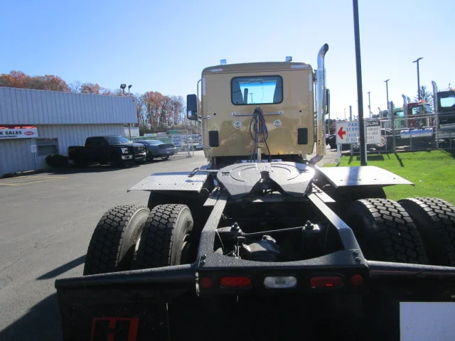 2020 Peterbilt 567 - image 3