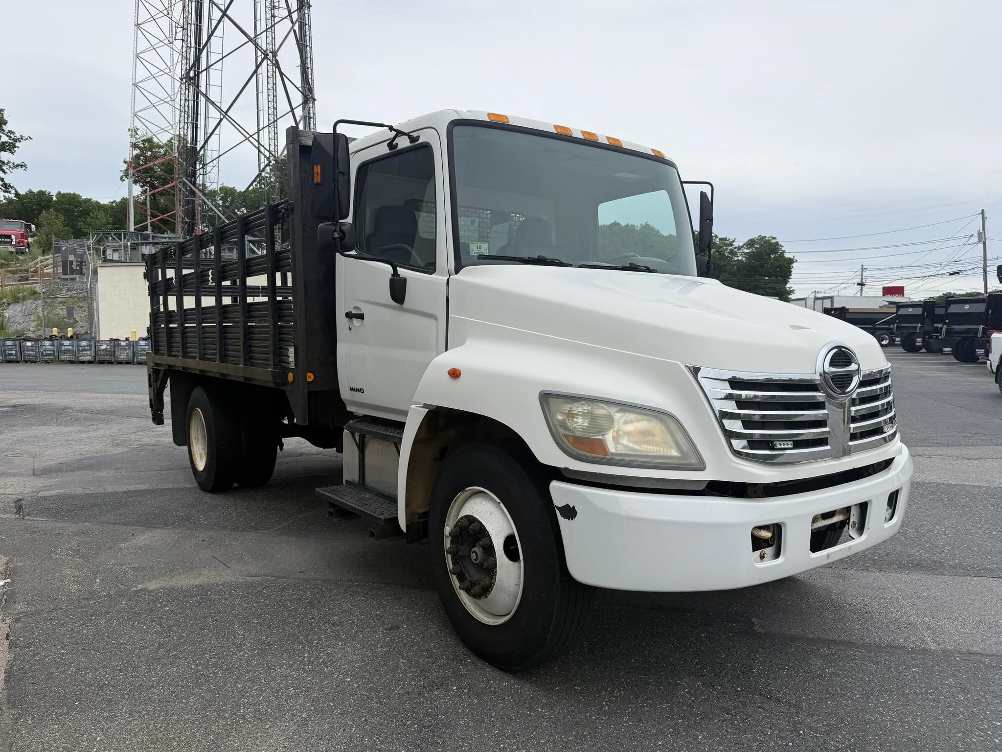 2006 Hino in Worcester, MA — photo 2