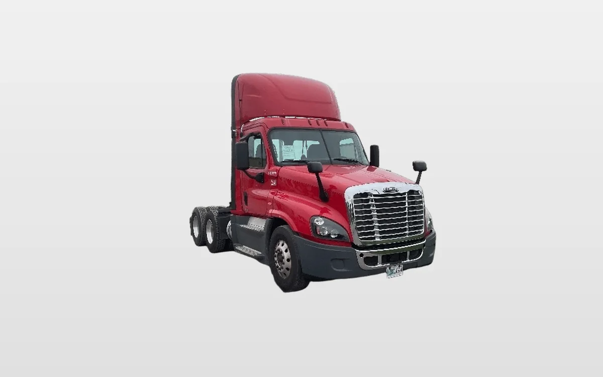 2018 Freightliner Cascadia - image 1