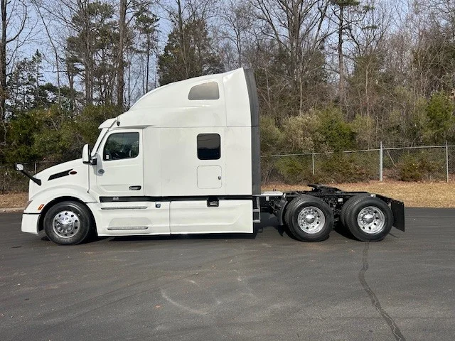 2023 Peterbilt 579 - image 9