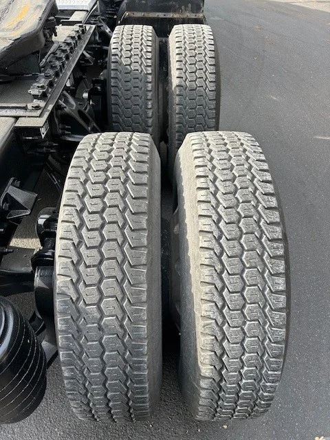 2023 Peterbilt 579 - image 7