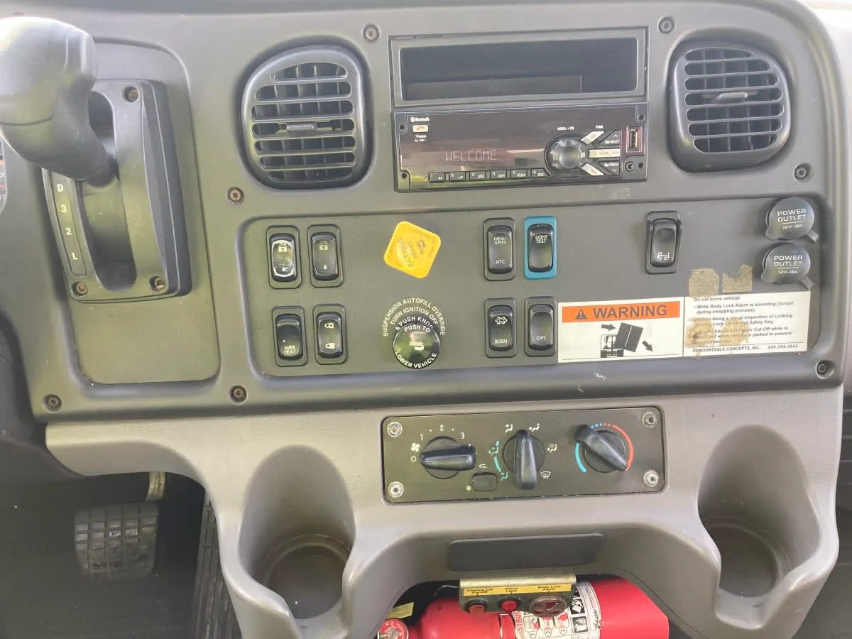 2020 Freightliner M2 106 - image 14