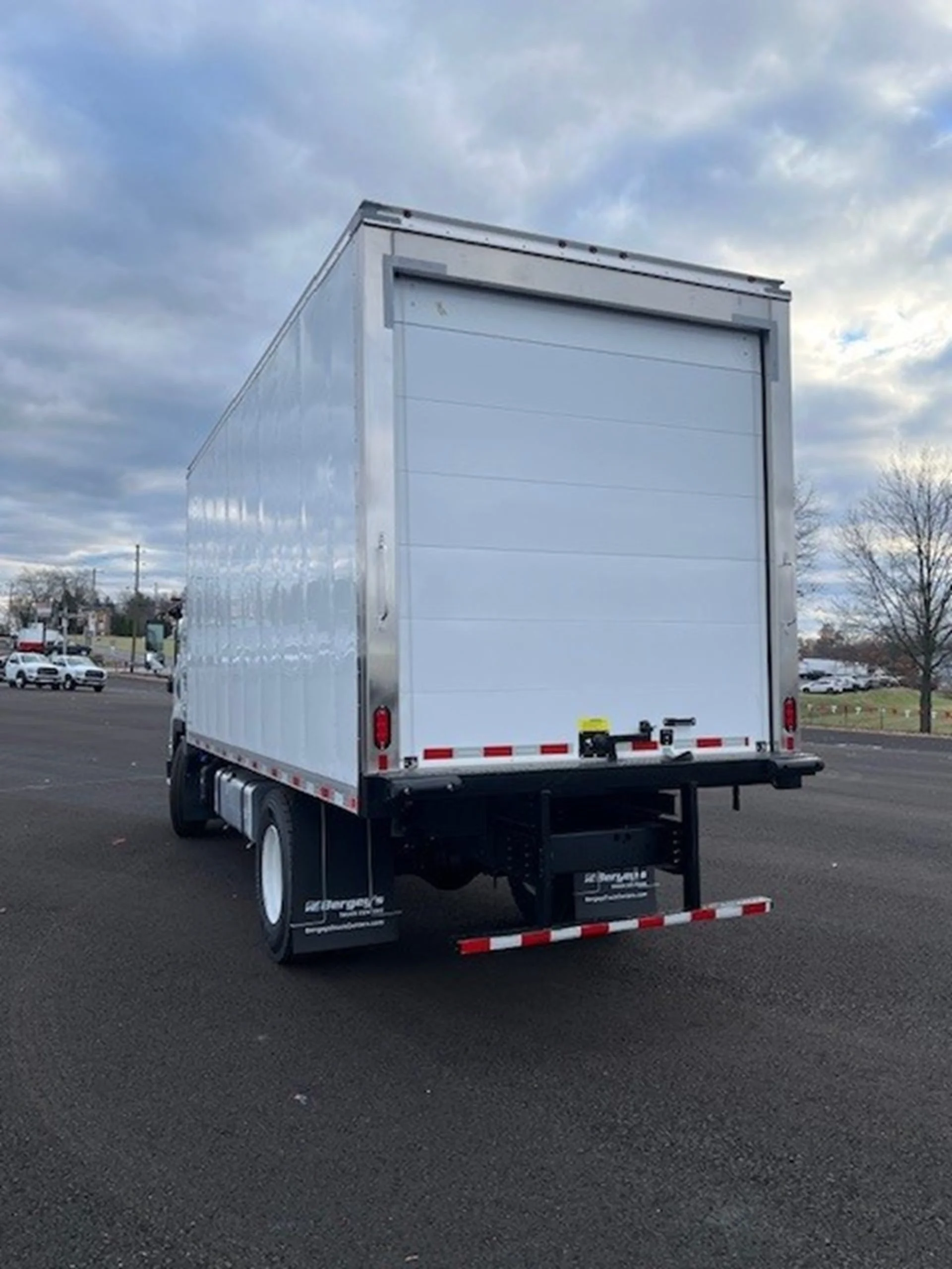 2025 Isuzu FTR - image 3