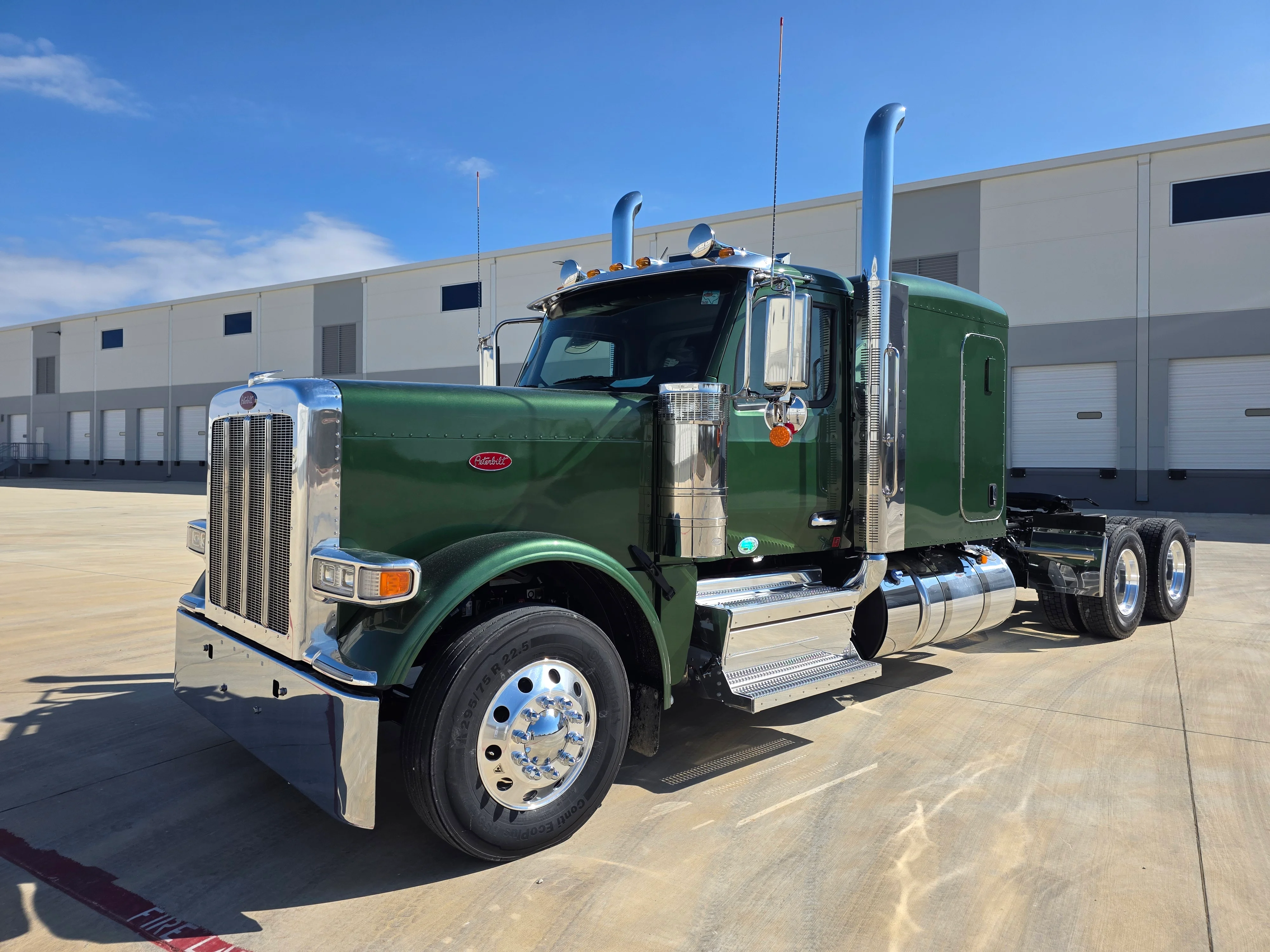 2027 Peterbilt 589 in Fort Smith, AR