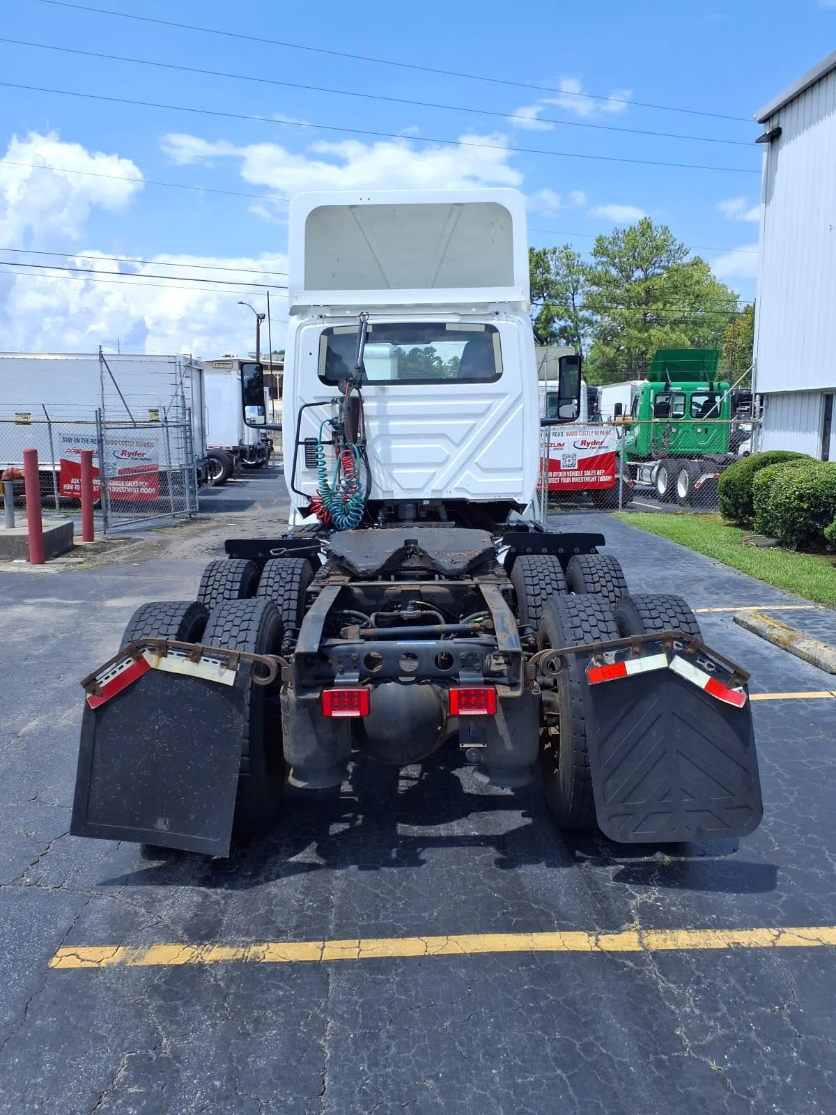 2019 International LT in Doraville, GA — photo 5