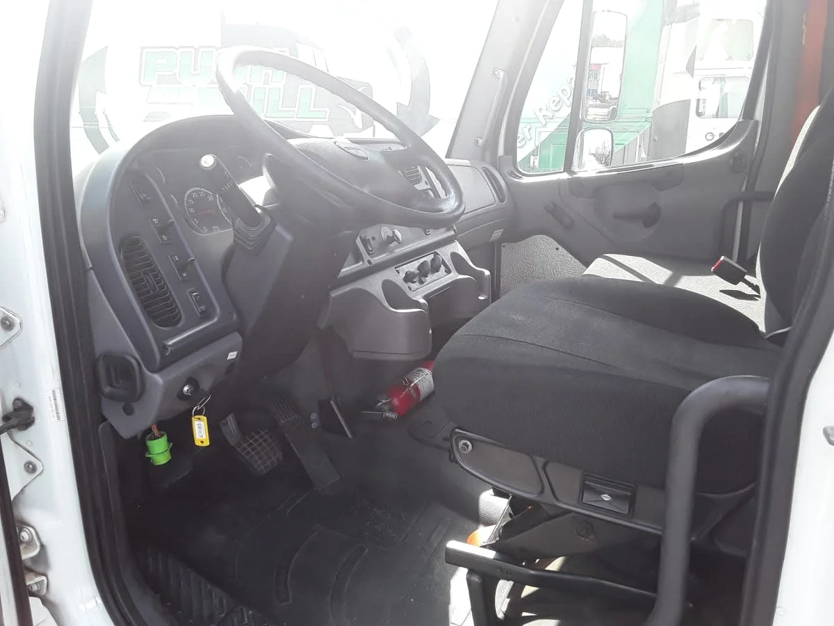 2016 Freightliner M2 106 in Allentown, PA — photo 7