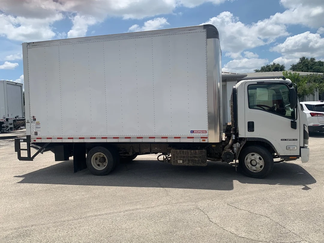 2025 Isuzu NPR - image 3