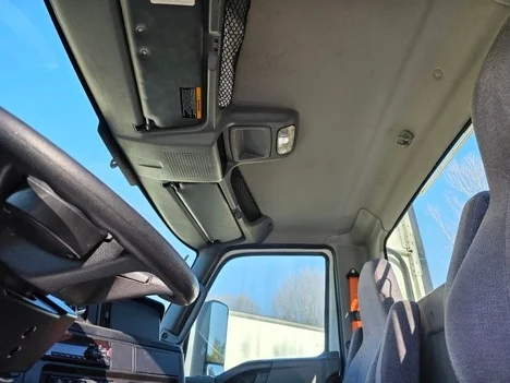 2020 International LT - image 10