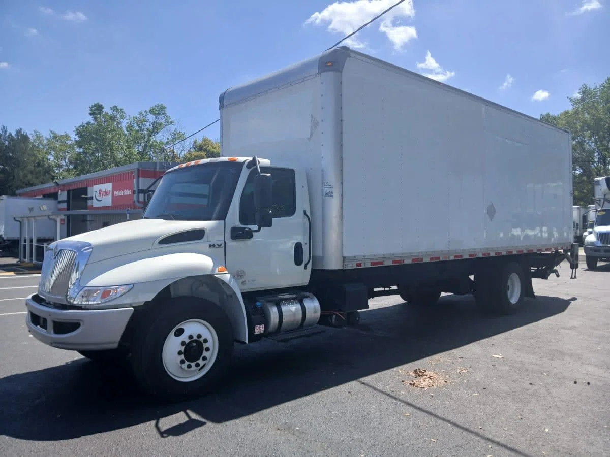 2020 International MV - image 2