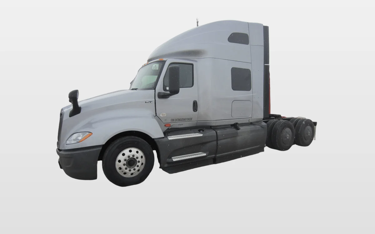 2022 International LT - image 1