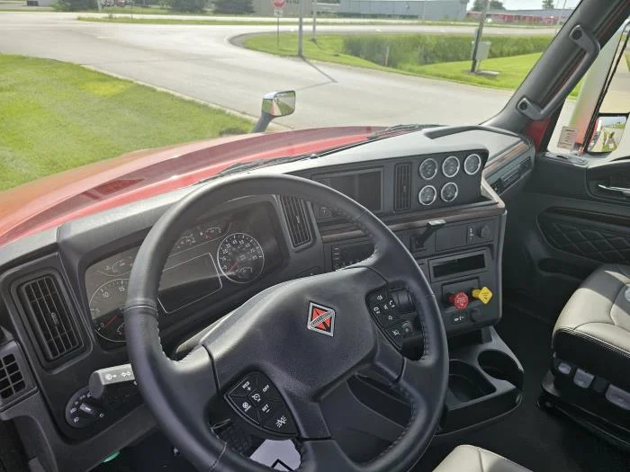 2026 International LT - image 11
