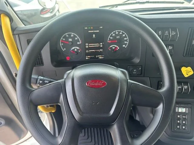 2027 Peterbilt 548 — photo 14