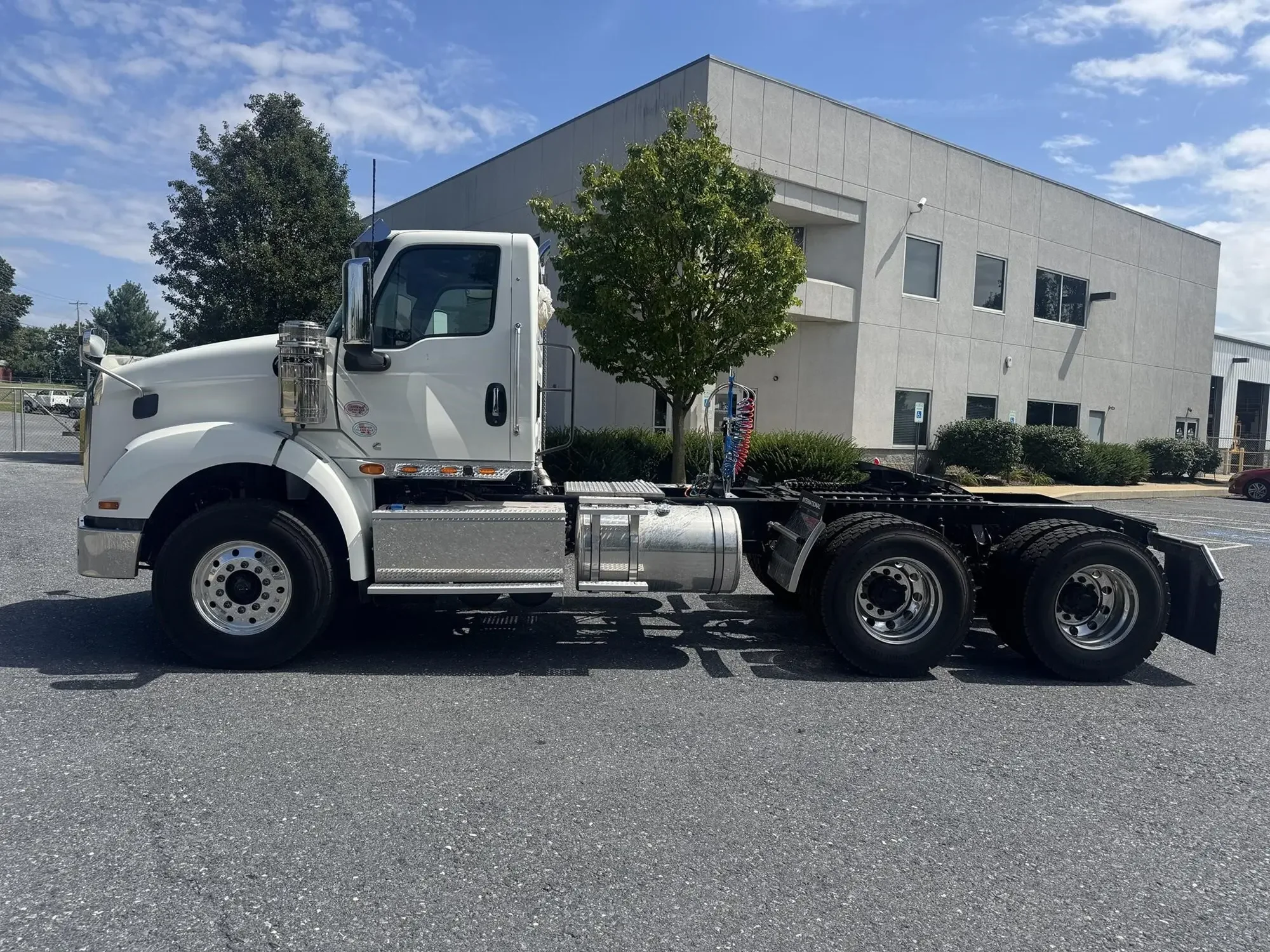 2026 International HX - image 2