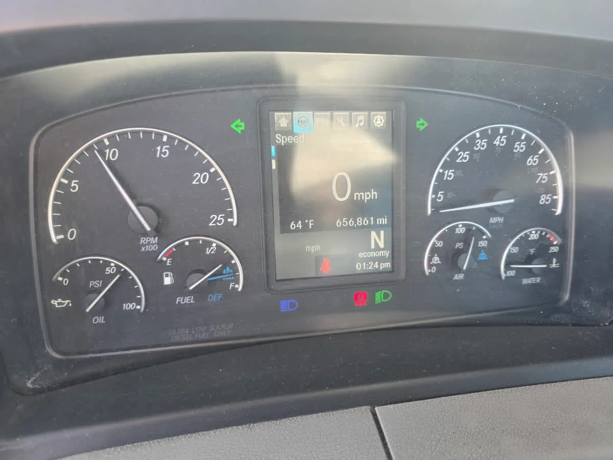 2020 Freightliner Cascadia in Bensalem, PA — photo 9