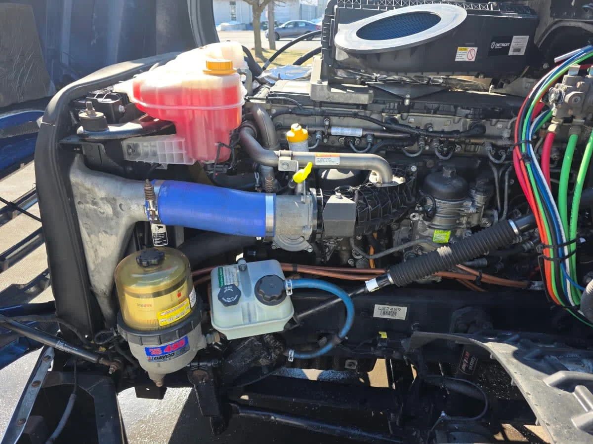 2020 Freightliner Cascadia in Bensalem, PA — photo 8