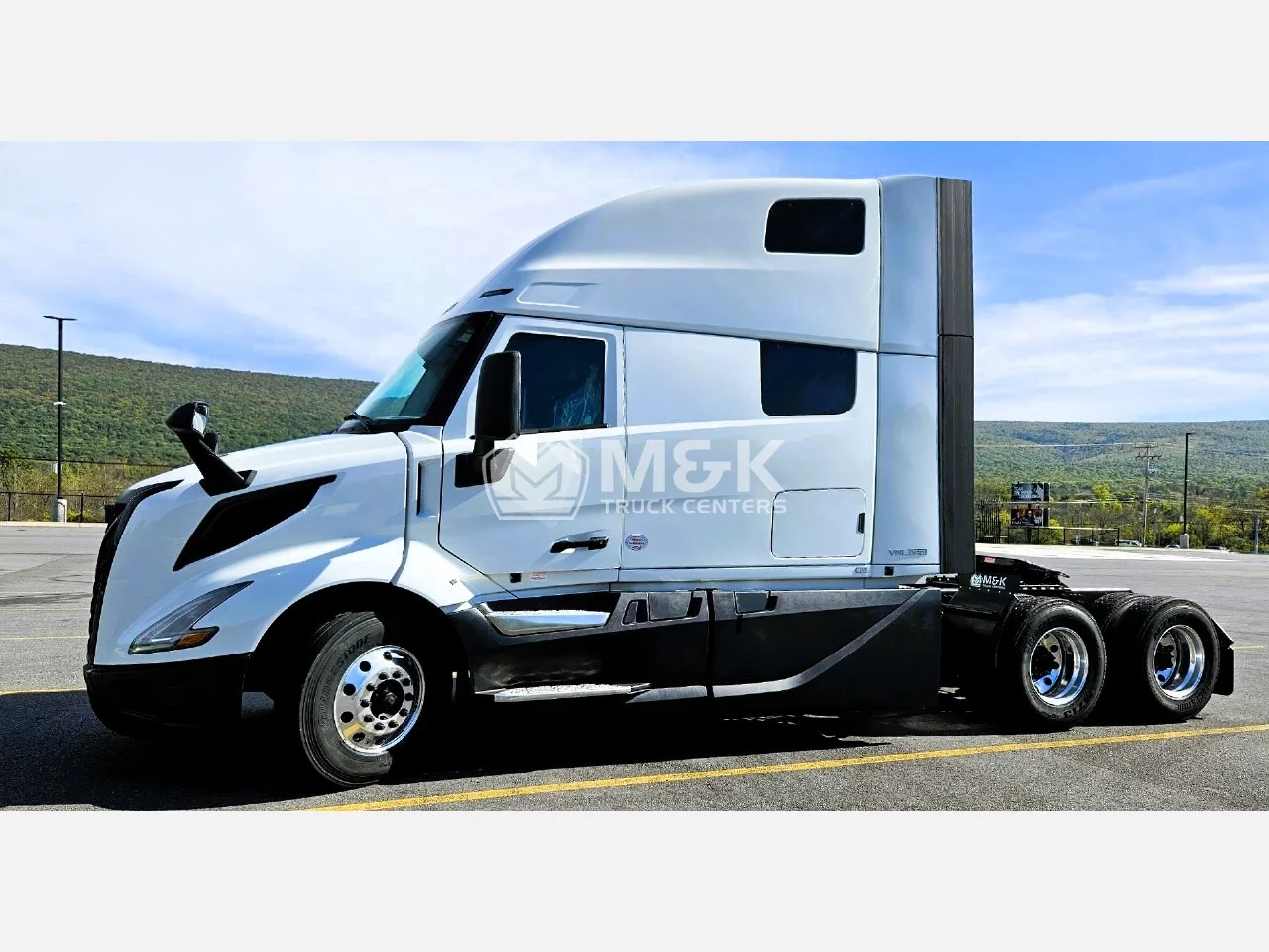 2026 Volvo VNL 860 in Altoona, PA