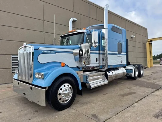 2027 Kenworth W900 in Dallas, TX — photo 2