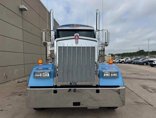 2027 Kenworth W900 in Dallas, TX — photo 7