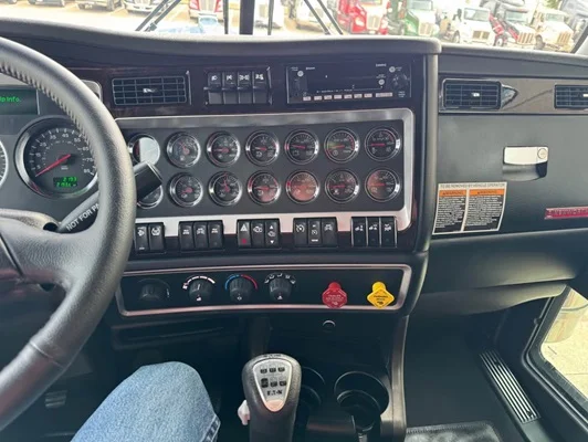 2027 Kenworth W900 in Dallas, TX — photo 3