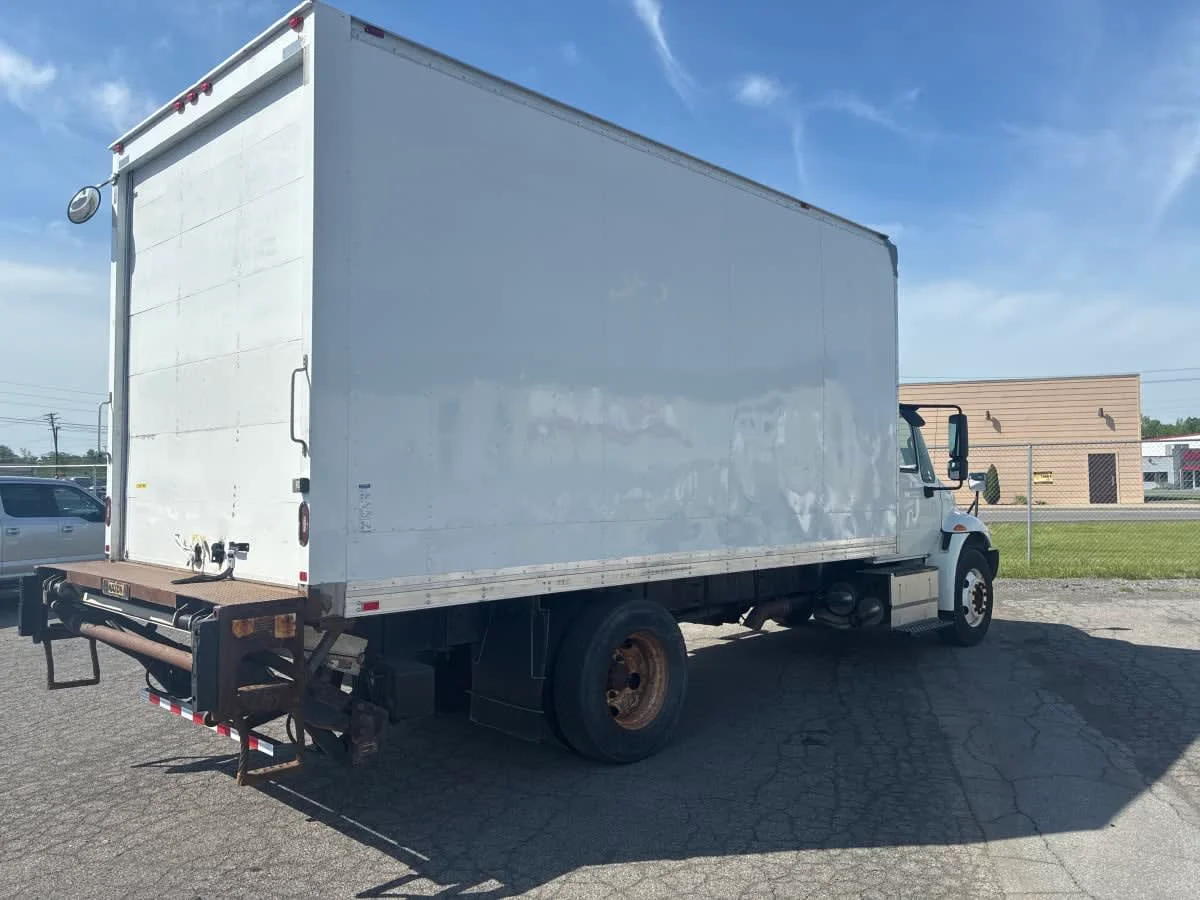 2017 International 4300 in Syracuse, NY — photo 4