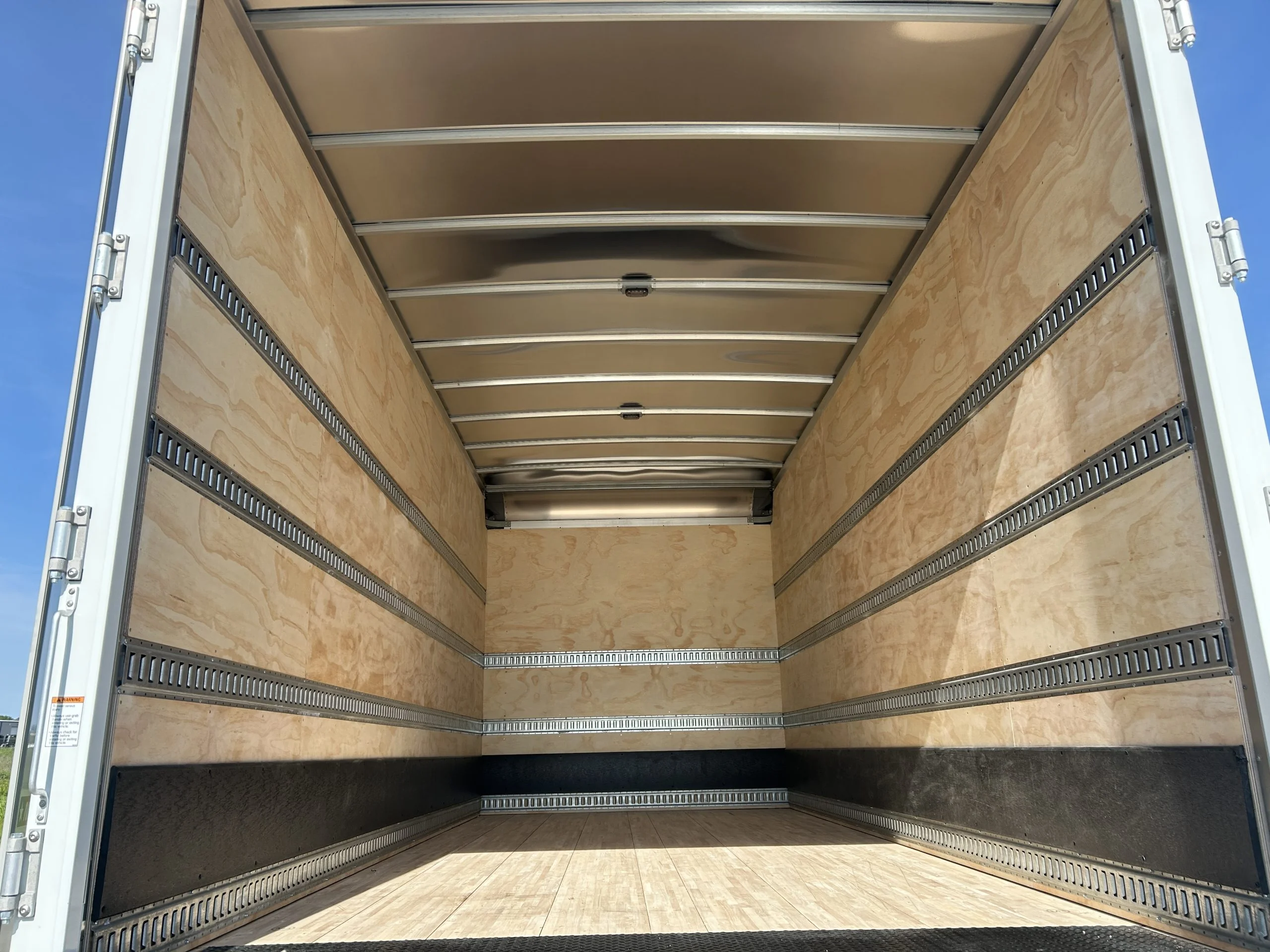 2025 Freightliner Cascadia in Fort Wayne, IN — photo 6