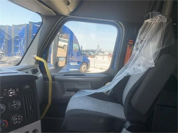 2023 Freightliner Cascadia in Location: Springfield, OH — photo 11