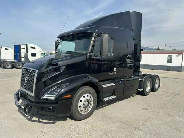 2018 Volvo VNR 640 — photo 2