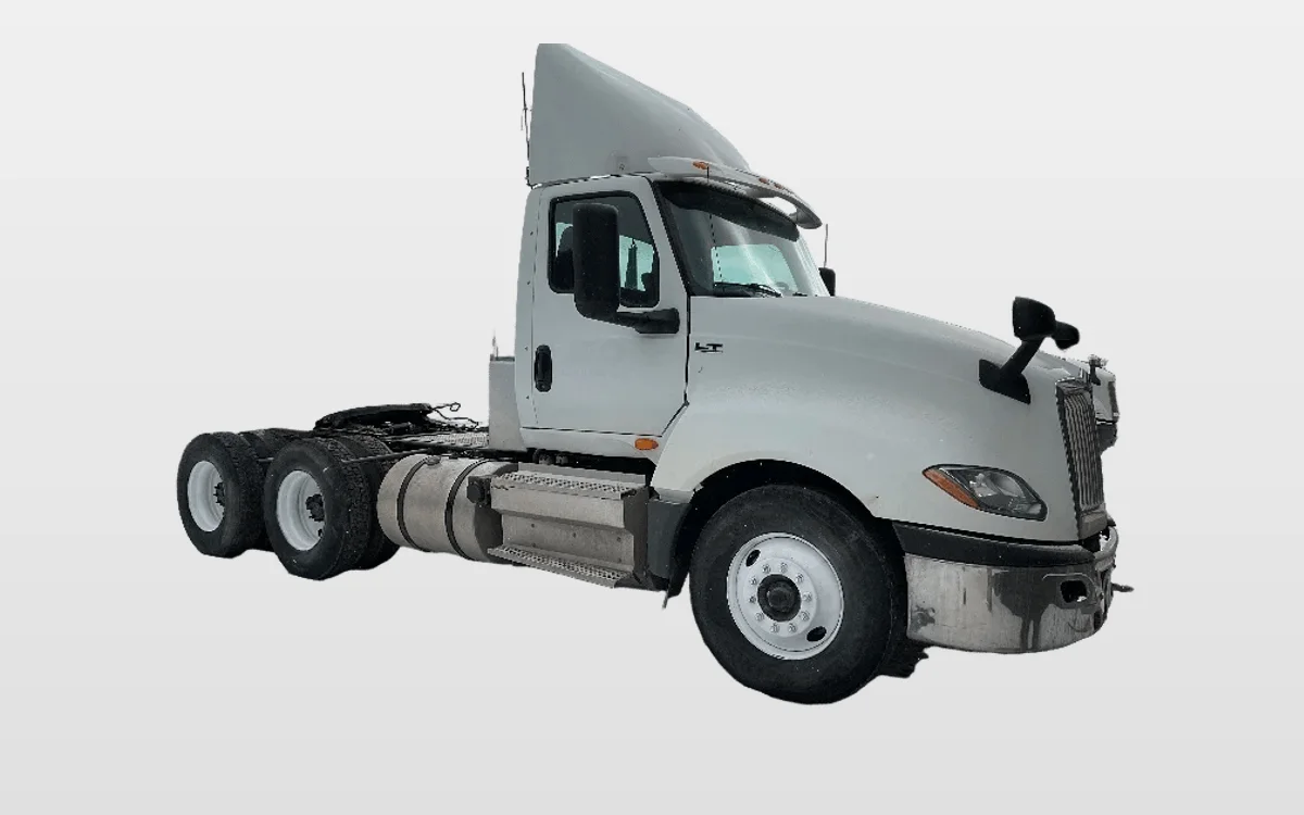 2020 International LT - image 1