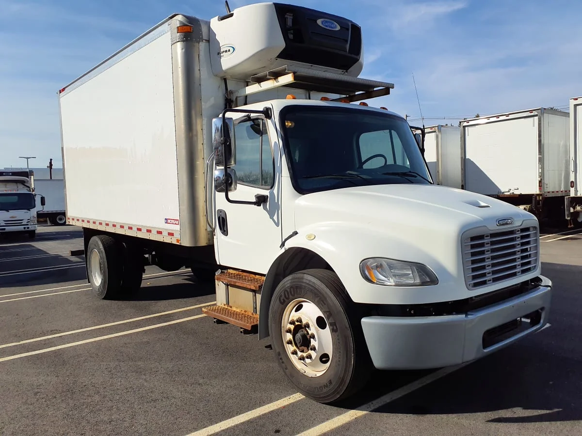 2018 Freightliner M2 106 - image 3