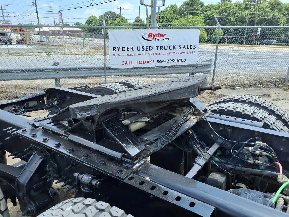 2020 Volvo VNL 860 in Greenville, SC — photo 13