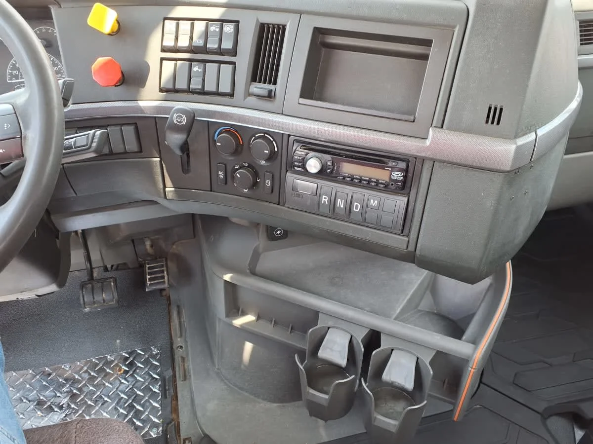 2020 Volvo VNL 860 in Greenville, SC — photo 11