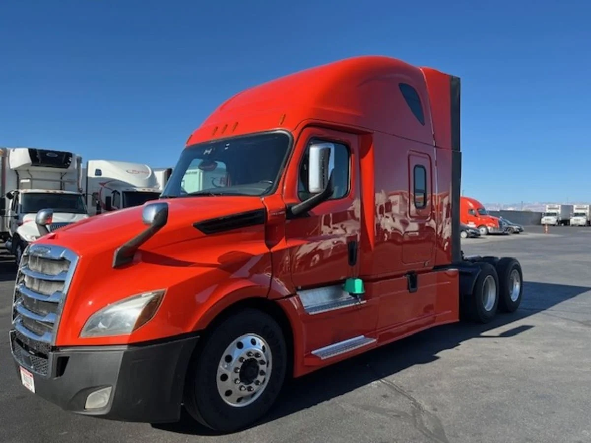 2020 Freightliner Cascadia in North Las Vegas, NV — photo 3