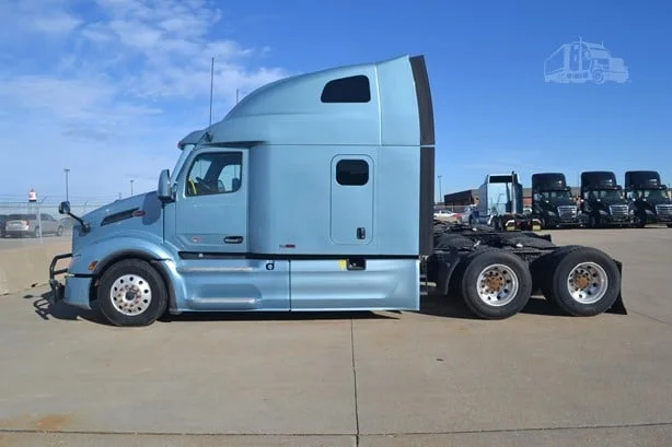 2023 Peterbilt 579 in Location: Omaha, NE — photo 4